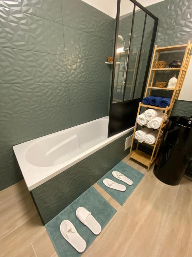 Grand Appartement Courbevoie Paris المظهر الخارجي الصورة