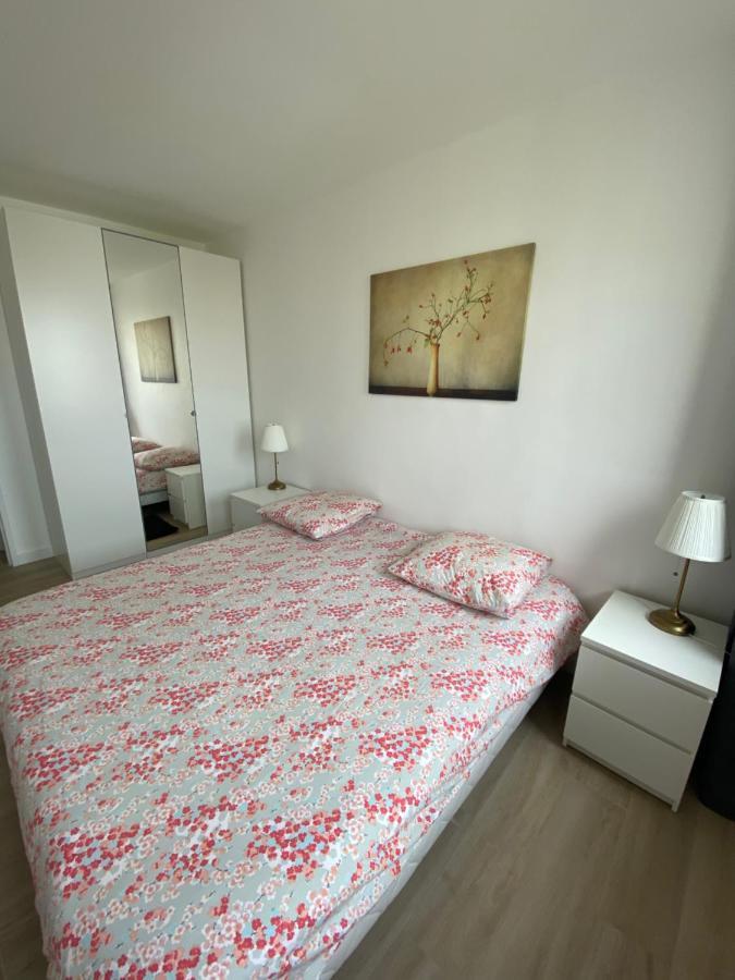 Grand Appartement Courbevoie Paris المظهر الخارجي الصورة