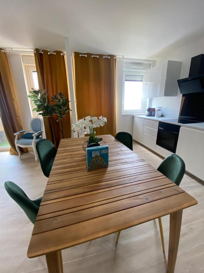 Grand Appartement Courbevoie Paris المظهر الخارجي الصورة